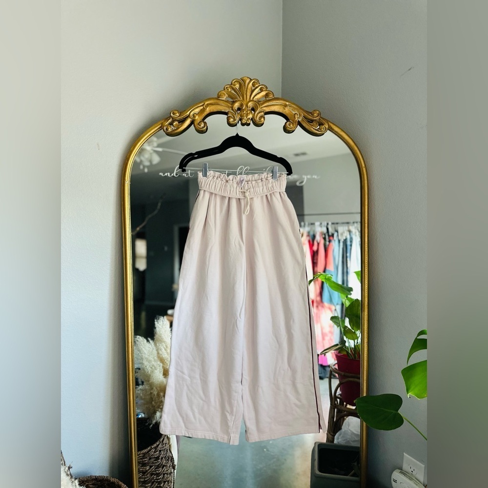 Urban outfitters light pink wide leg sweatpants small
